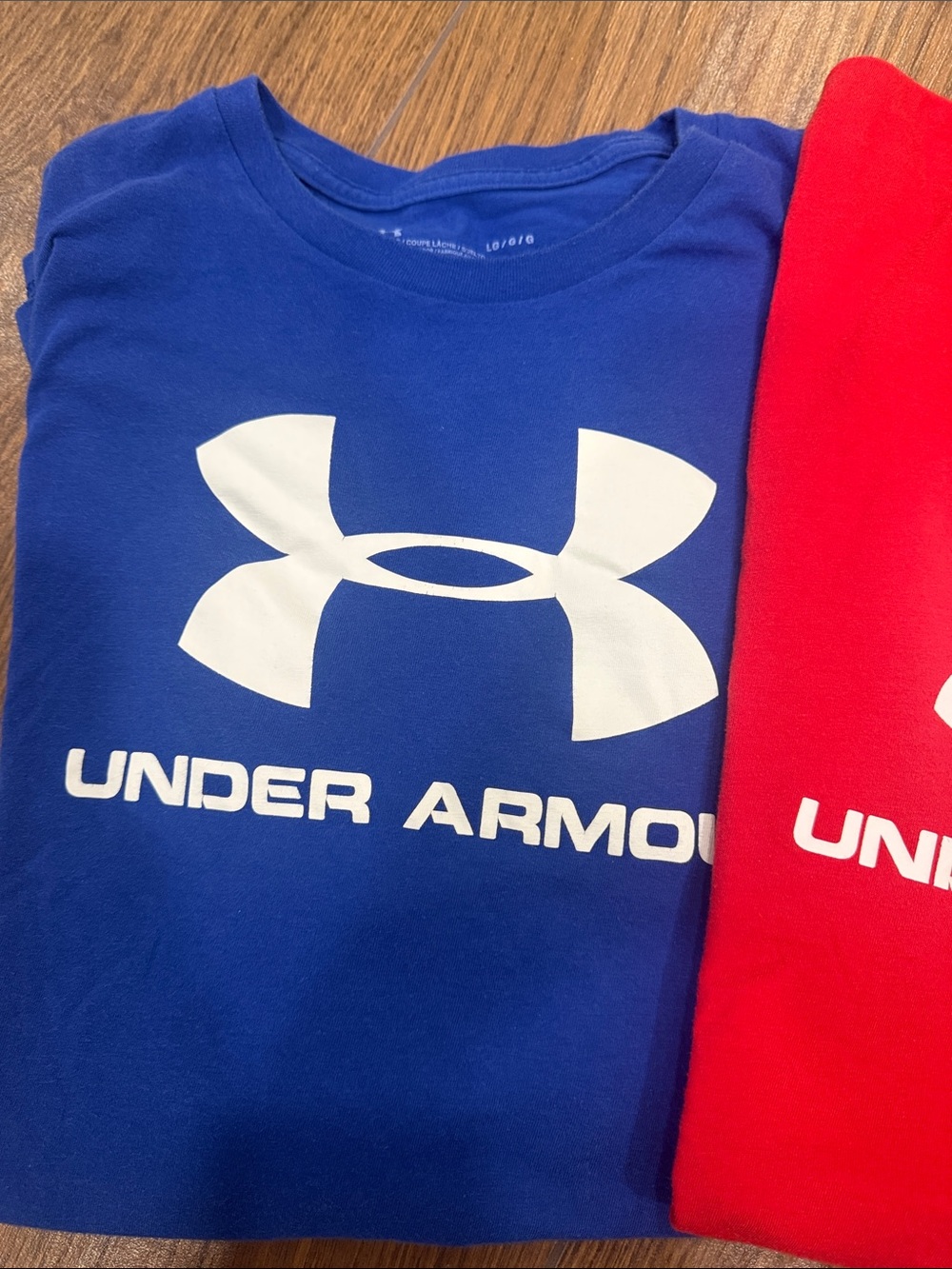 Men’s Under Armour Short Sleeve Logo Tees - Red & Blue size - Large - Picture 4 of 8